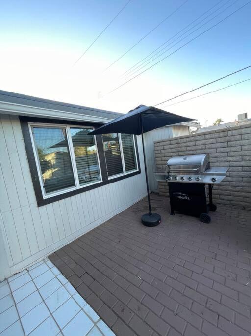 New Midtown Modern Studio With Backyard Phoenix Exterior photo
